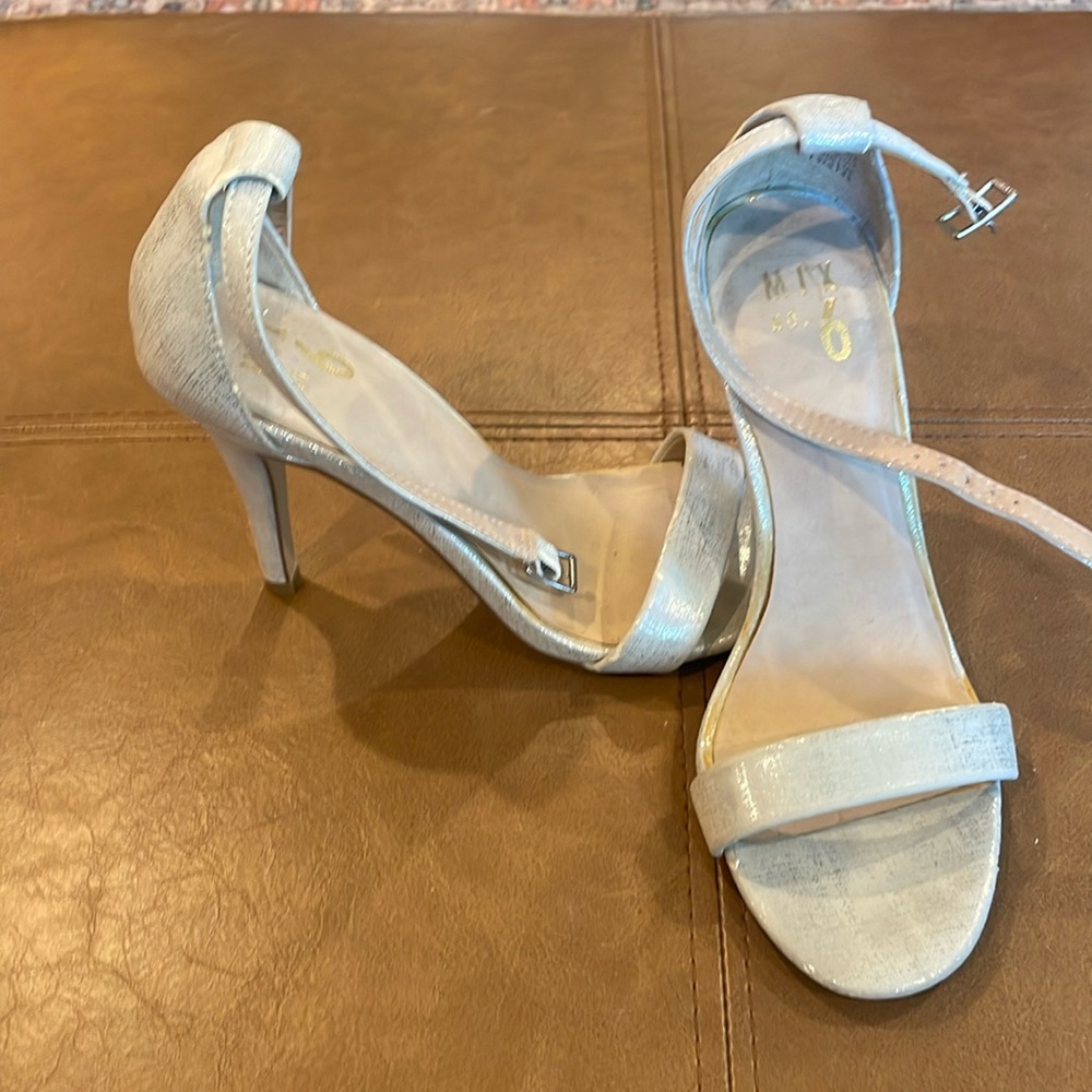Mix No 6 silver heels, size 7